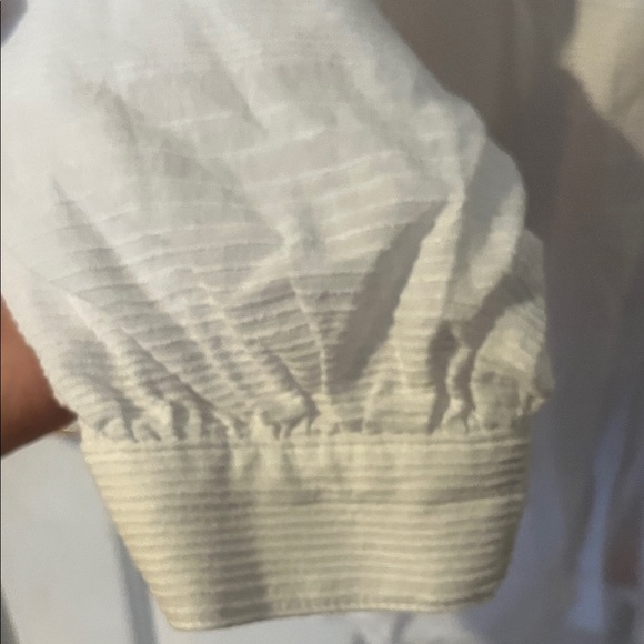 J McLaughlin White Button-Up Blouse women’s size Large - Picture 3 of 7